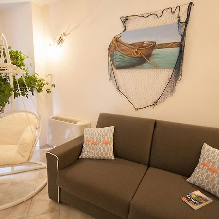 Lanterna Bianca Villa Каляри Екстериор снимка