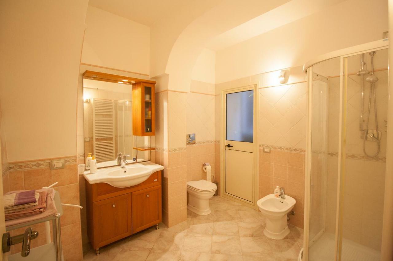 Lanterna Bianca Villa Каляри Екстериор снимка