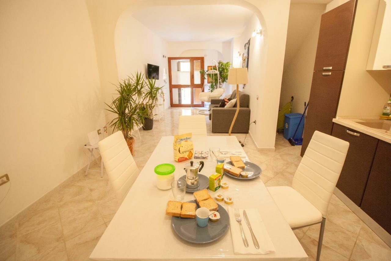 Lanterna Bianca Villa Каляри Екстериор снимка