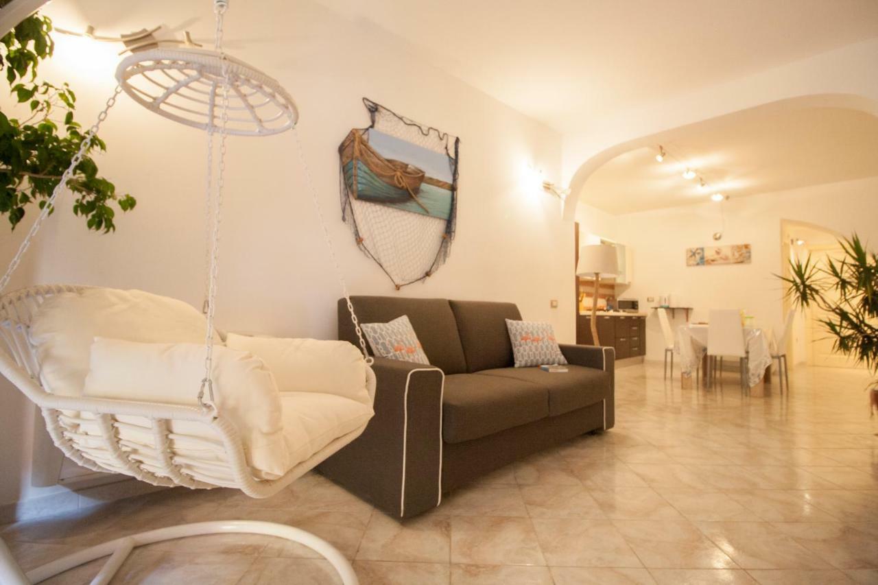 Lanterna Bianca Villa Каляри Екстериор снимка
