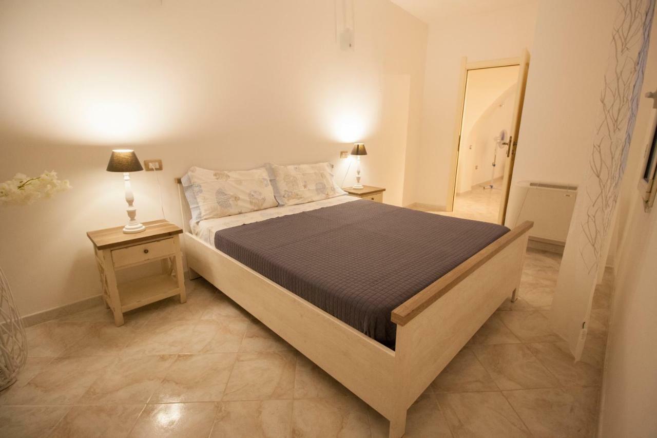 Lanterna Bianca Villa Каляри Екстериор снимка