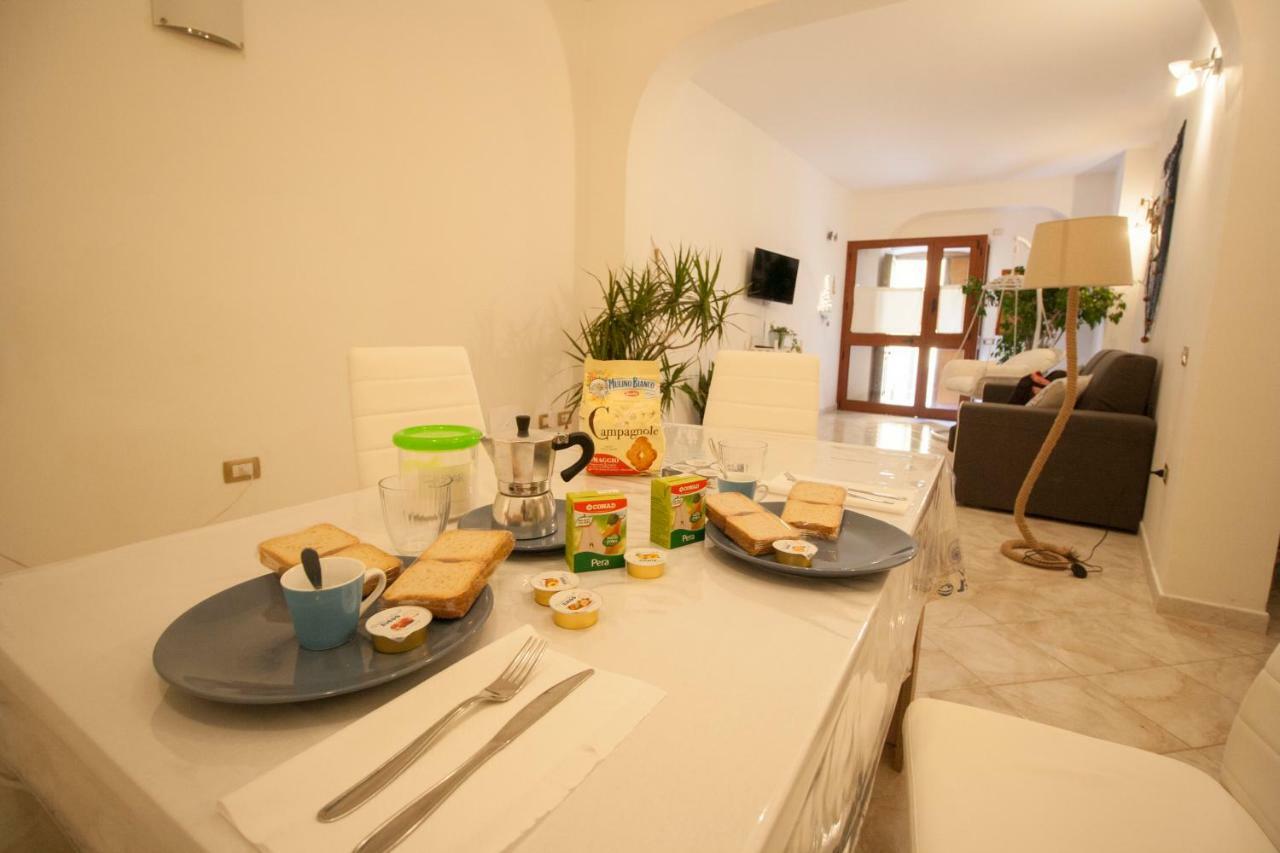 Lanterna Bianca Villa Каляри Екстериор снимка